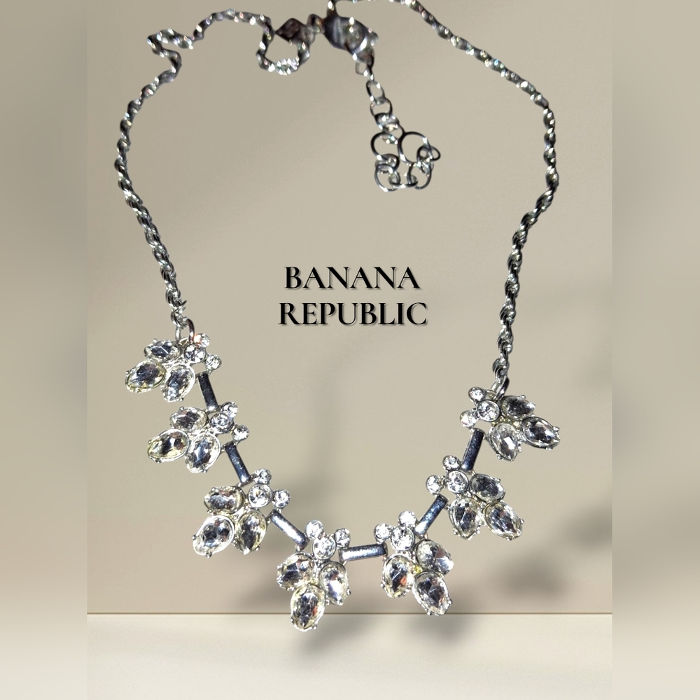 Banana Republic Modern Crystal Cluster Bib Necklace Silvertone